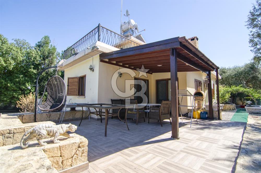 Kıbrıs Girne Ozanköy Bölgesinde 1560 m² Arsa İcerisinde Özel Yuzme Havuzlu 3+1 Satılık Villa