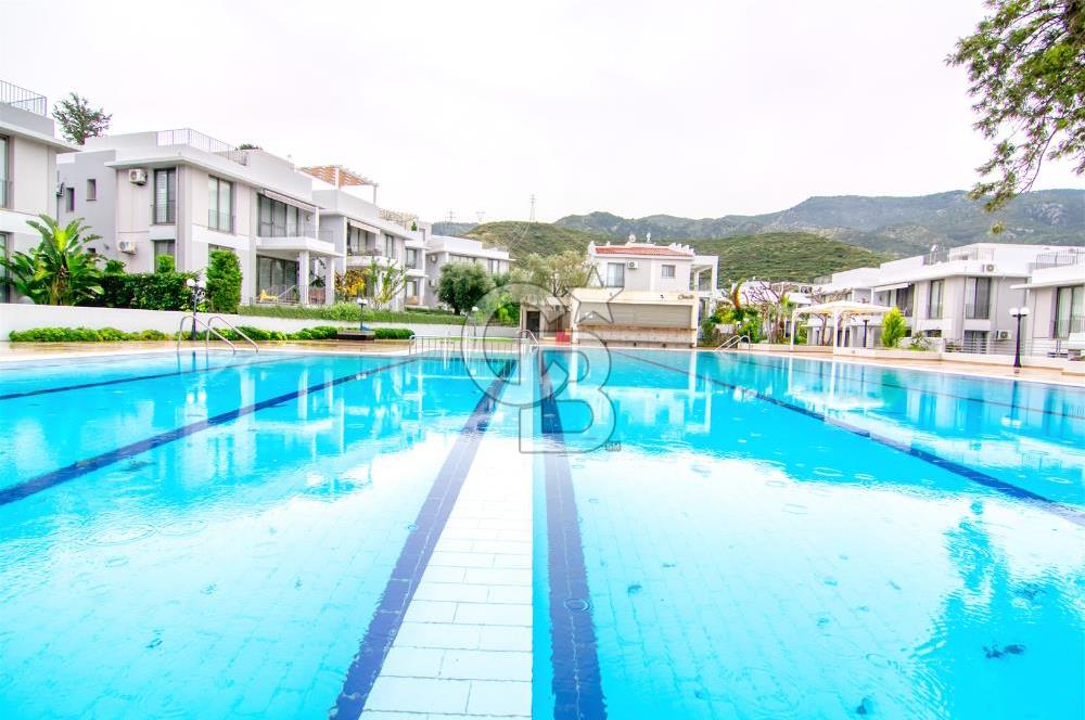 Kıbrıs Girne Alsancak'da Satılık Site İçinde 3+1 Çok Özel Villa