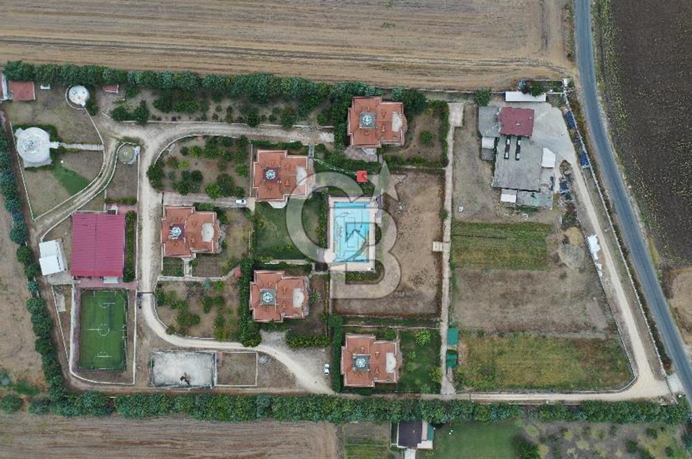 Silivri Gazitepe 'de Çiftlik İçinde Kiralık Tripleks Villa
