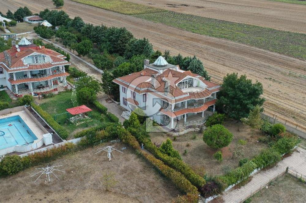 Silivri Gazitepe 'de Çiftlik İçinde Satılık Tripleks Villa (360)