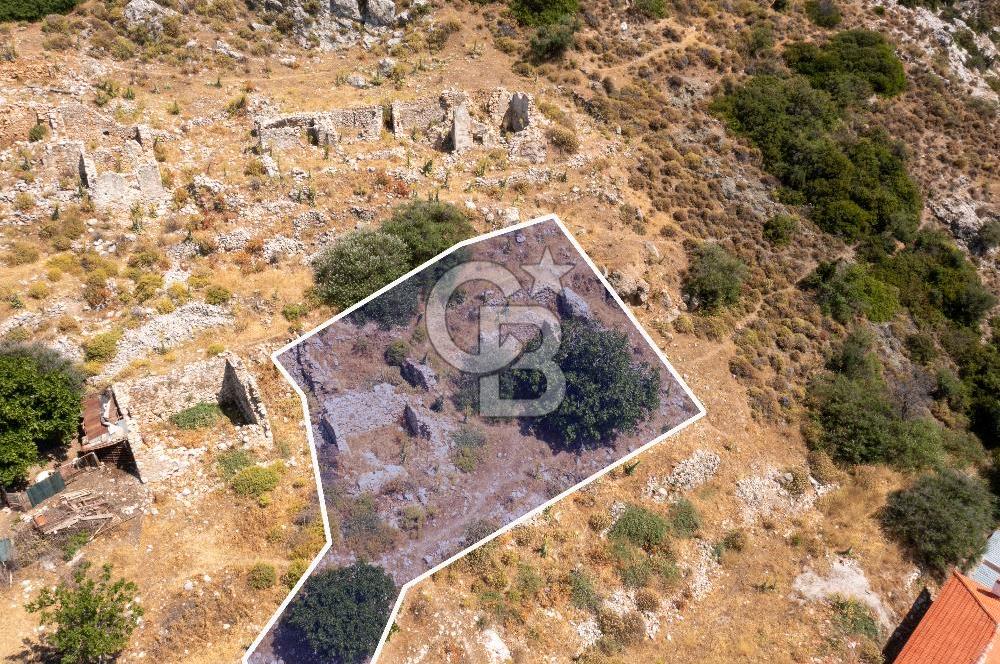 Karaburun Bozköy'de Full Deniz Manzaralı Kargir Ev ve Arsası