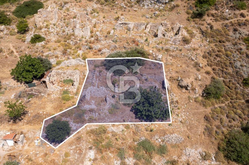 Karaburun Bozköy'de Full Deniz Manzaralı Kargir Ev ve Arsası