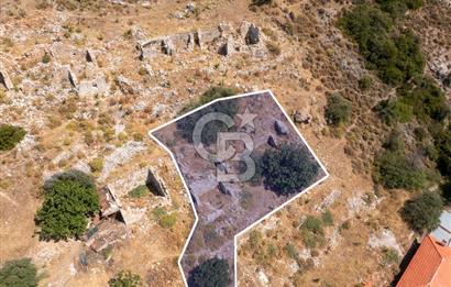 Karaburun Bozköy'de Full Deniz Manzaralı Kargir Ev ve Arsası