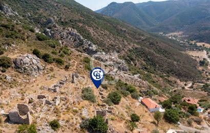 Karaburun Bozköy'de Full Deniz Manzaralı Kargir Ev ve Arsası