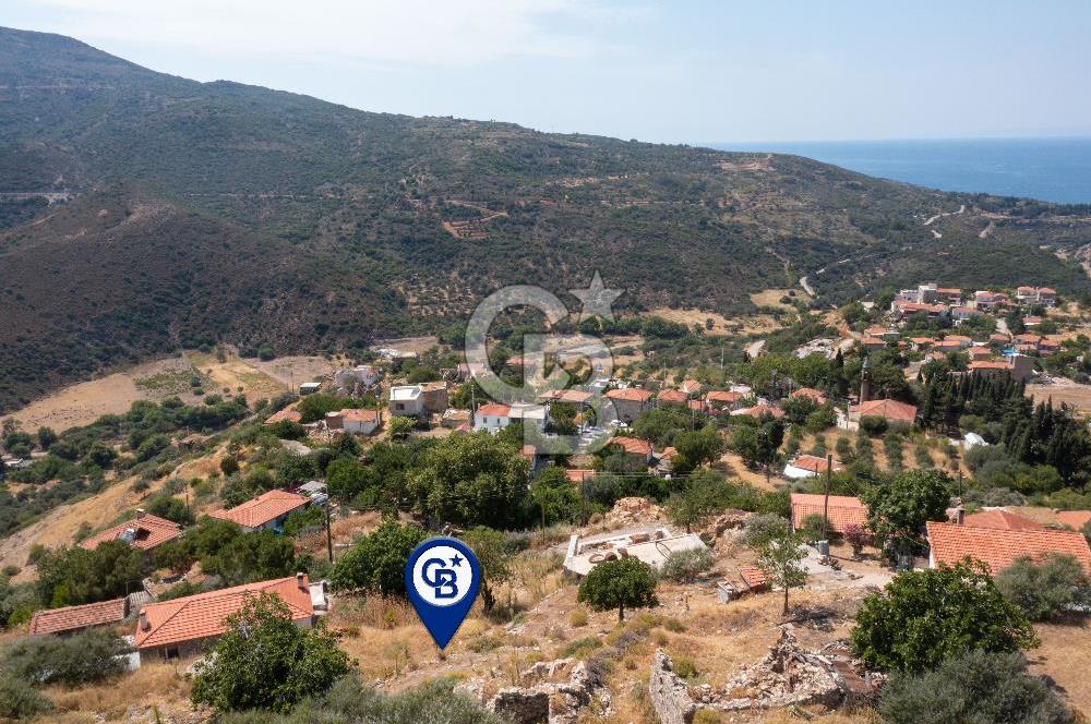 Karaburun Bozköy'de Full Deniz Manzaralı Kargir Ev ve Arsası