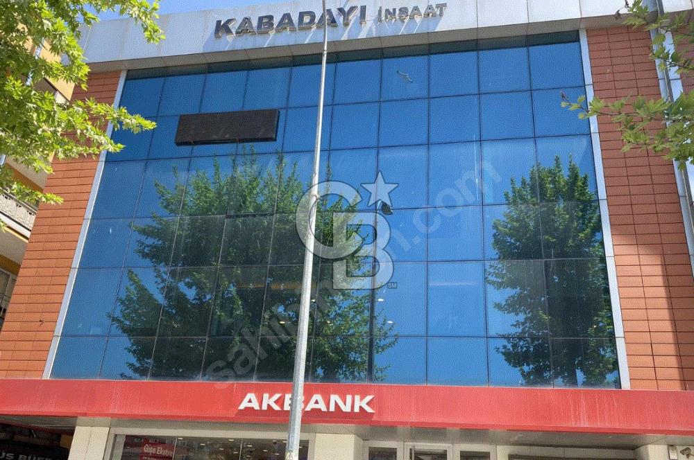 Pendik E5'e Cephe Tabela Değeri Yüksek 240 M2 Plaza Katı