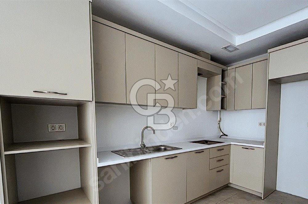 Pendik E5 Yanyola 2. Bina Satılık 2+1 88 M2 Sıfır Ara Kat Daire