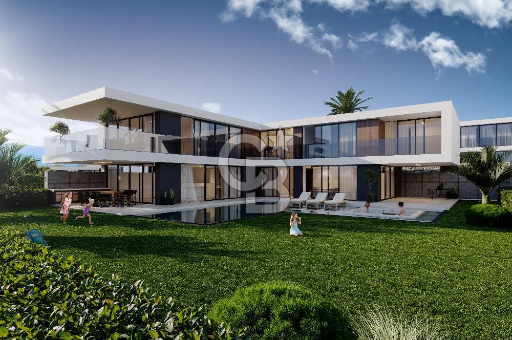 Kıbrıs Girne Çatalköy Bölgesinde Denize Sıfır Ultra Lüks Satılık 5+1 Villalar