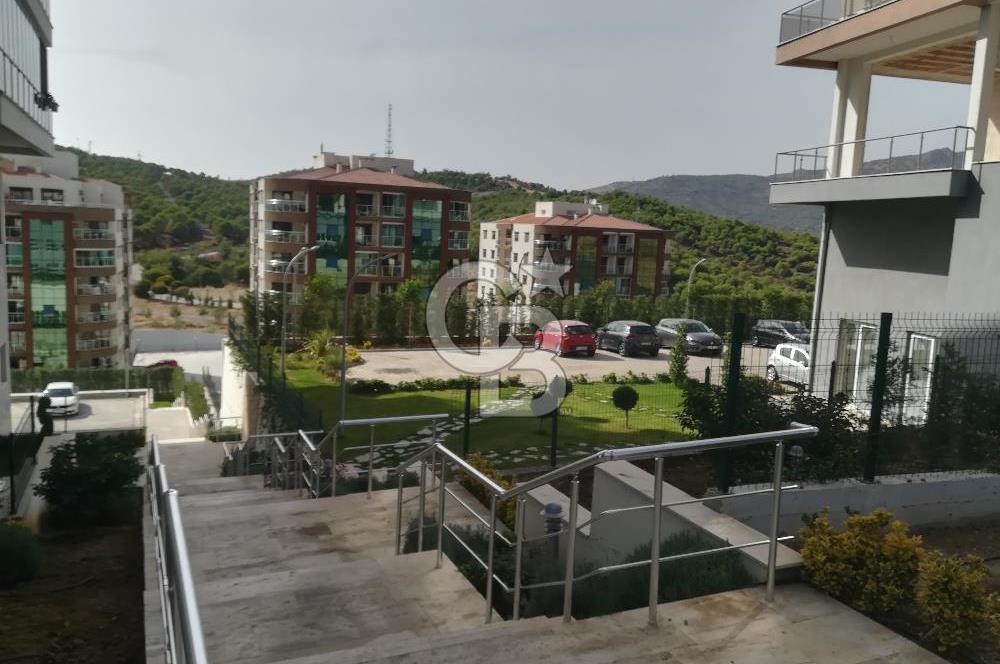 Körfez Mahallesi'nde Deniz Manzaralı Kiralık 3+1 Lüks Daire