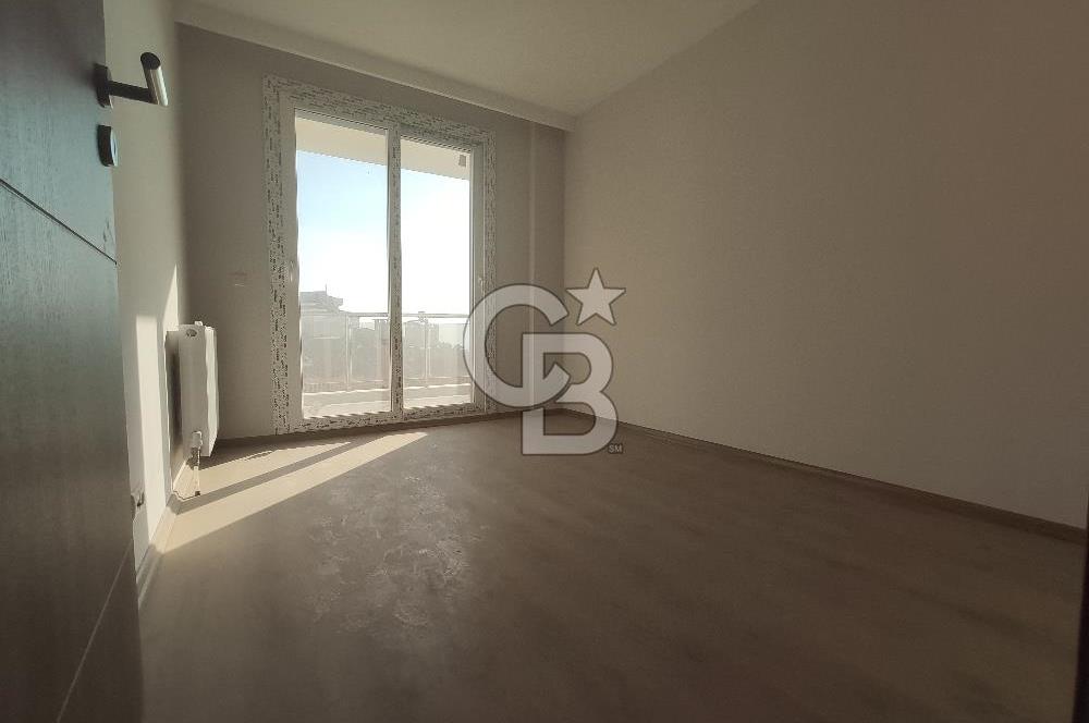 Körfez Mahallesi'nde Deniz Manzaralı Kiralık 3+1 Lüks Daire