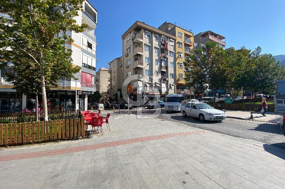  Kuyualanın Kalbinde Satılık 63 m2 Köşe Dükkan