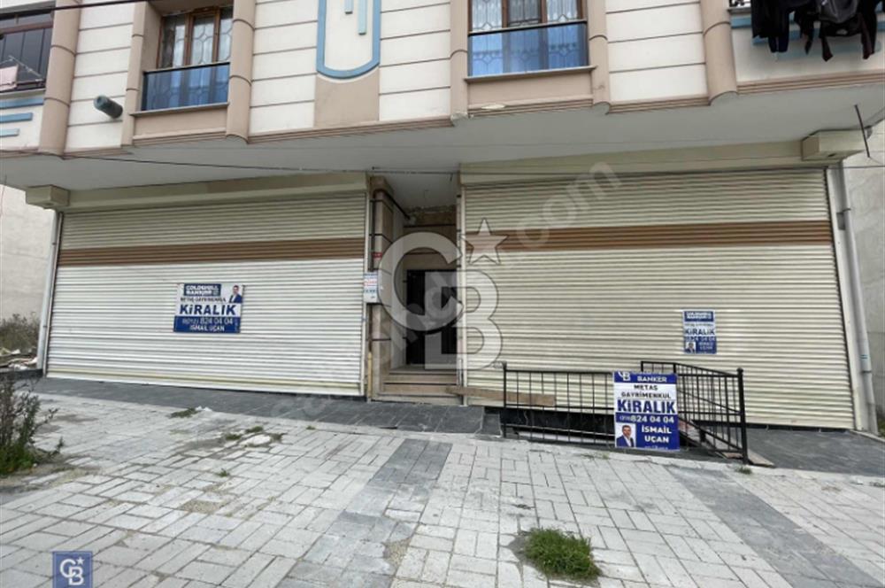 ARNAVUTKÖY BAYRAK CADDESİNE 20 MT CEPHELİ DEPOLU 400 M2 DÜKKAN