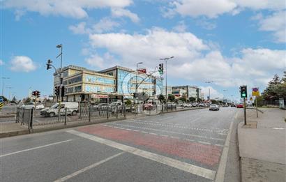 İKİTELLİ OSB BAĞCILAR GÜNGÖREN METRO AVM'DE SATILIK PLAZA KATI