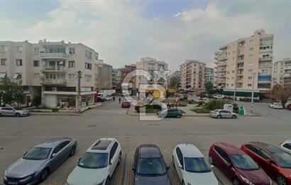 Karşıyaka Yalı Mahallesi Önü Açık Çift Cephe Satılık 3+1 Daire