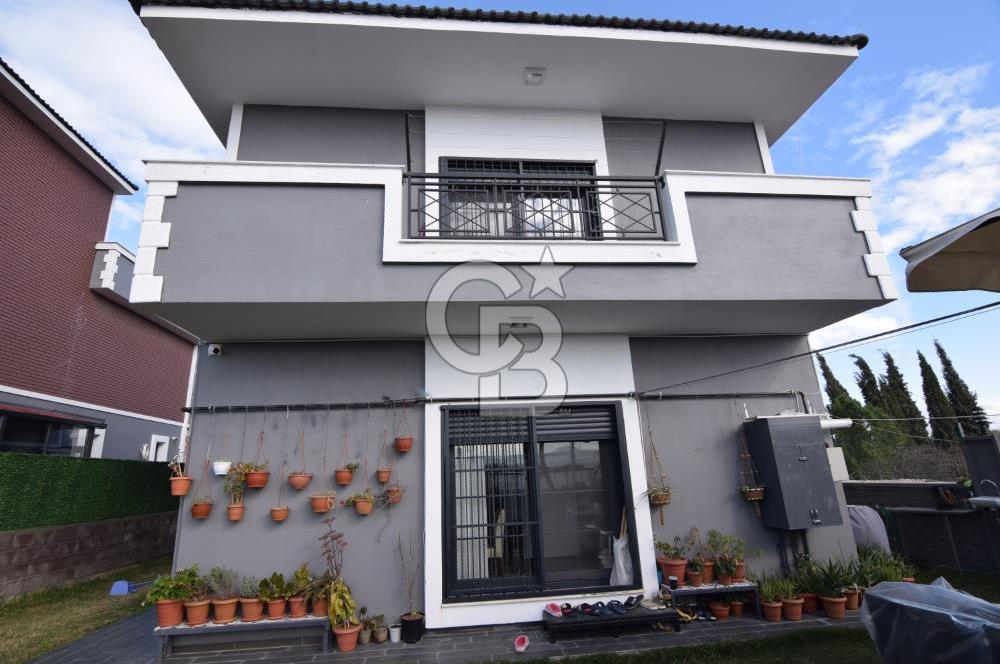 Menderes Görece' de Satılık Tam müstakil 4+1 Villa