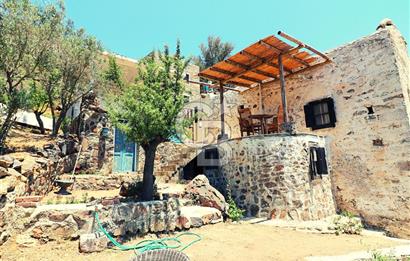 Bodrum, Gümüşlük Karakaya Köyü'nde Satılık Taş Ev