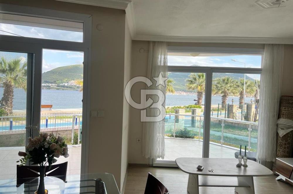 Yenifoça Burunucunda Denize Sıfır Eşyalı Kiralık Daire