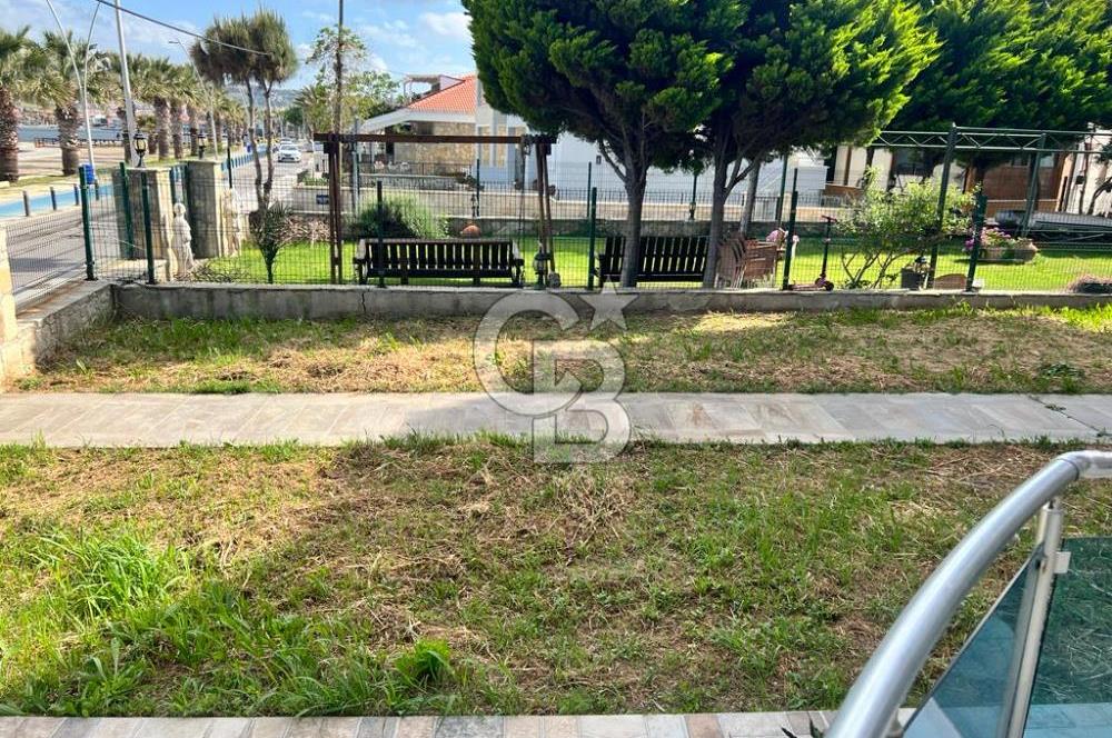 Yenifoça Burunucunda Denize Sıfır Eşyalı Kiralık Daire