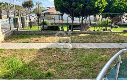 Yenifoça Burunucunda Denize Sıfır Eşyalı Kiralık Daire