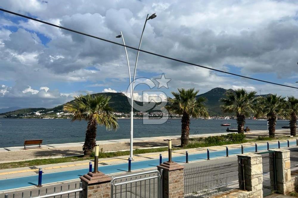 Yenifoça Burunucunda Denize Sıfır Eşyalı Kiralık Daire