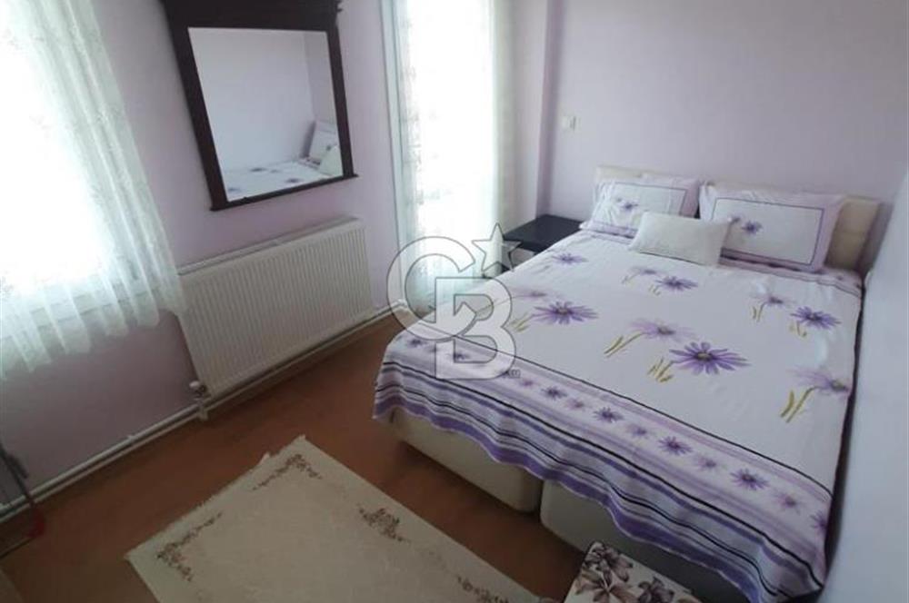 Yenifoça Merkezi Konumda Full Eşyalı Sezonluk Kiralık 2+1 Daire