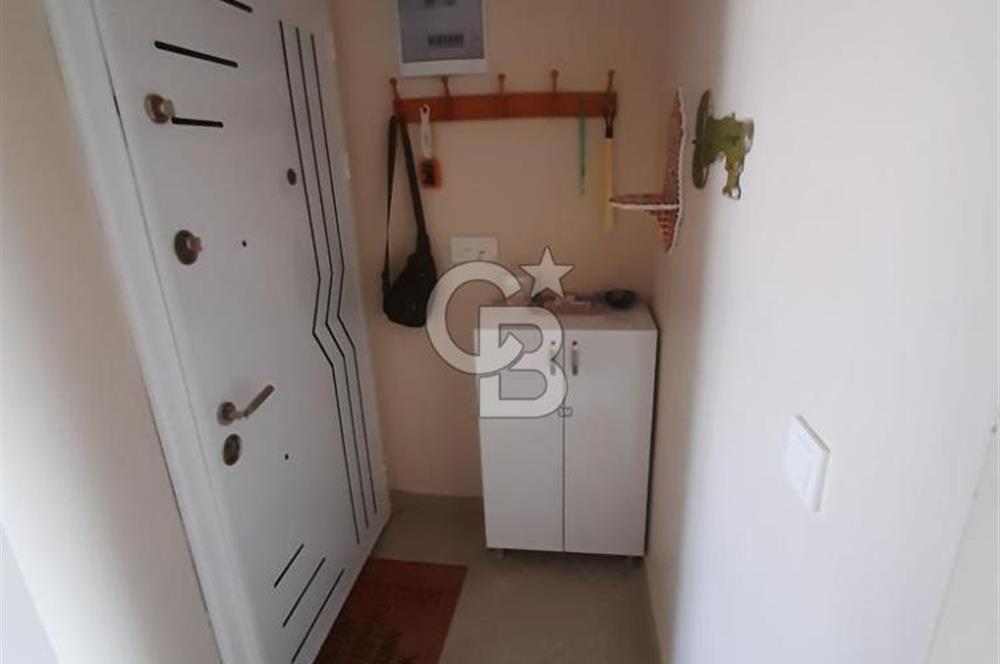 Yenifoça Merkezi Konumda Full Eşyalı Sezonluk Kiralık 2+1 Daire