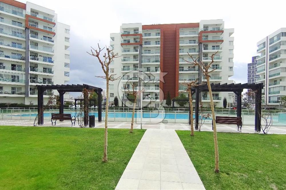 Mavişehir Modern 1 de Havuz Cepheli Eşyalı 1+1 Kiralık Daire