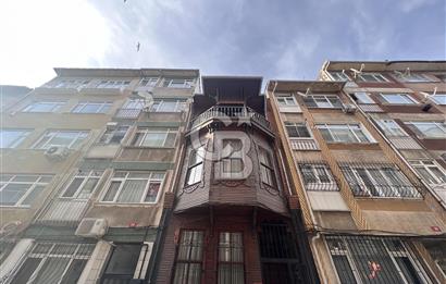 Kadiköy Rıhtım' da SATILIK Tarihi Bakımlı Bina