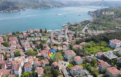 Emirgan Boyacıköy de  Aynı Bahçede Boğaz Manzaralı İki Ayrı Bina