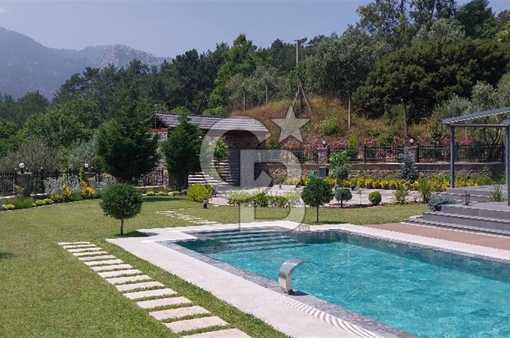 Muhteşem Dağ Manzaralı Yukarıkızılcada Satılık Villa Taşev
