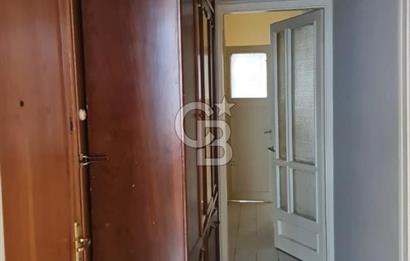 Bahariyede Reks Sineması karşısında kiralık 3+1 daire