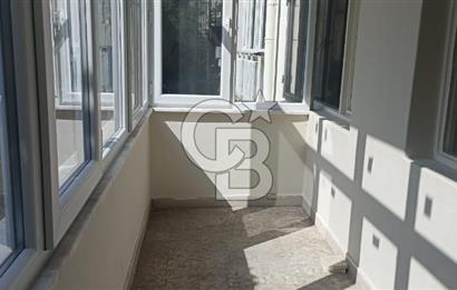 Bahariyede Reks Sineması karşısında kiralık 3+1 daire