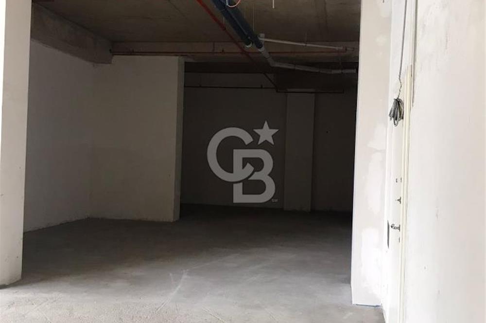 KADIKÖY NUHOĞLU YENİTEPE'DE B BLOK CADDE ÜZERİ 200 M2 DÜKKAN !