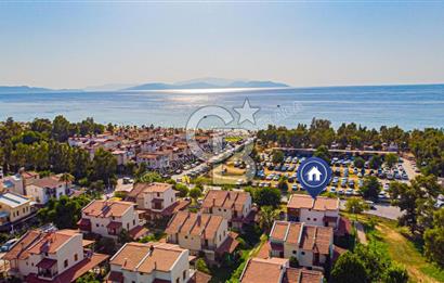 Kuşadası Davutlar'd Plaja İlk Sırada Satılık 4+1 Eşyalı Villa