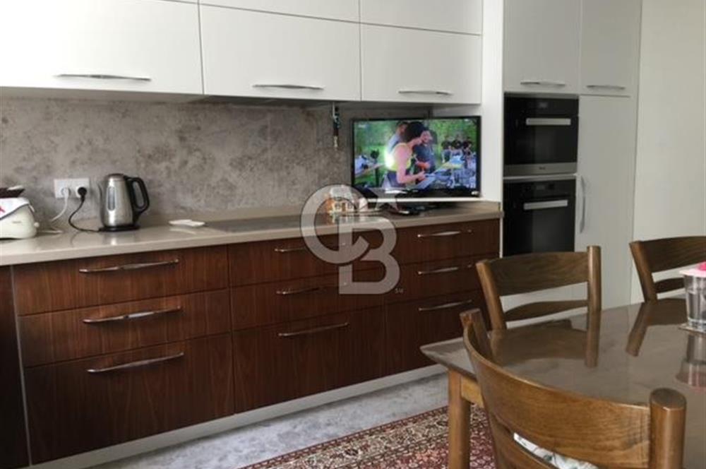 Florya Adakale de Satılık Havuzlu 4+1 Ara Kat Daire