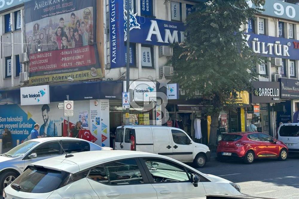 Üsküdar Selmani Pak Caddesi Meydan Emsalsiz Satılık Dükkan