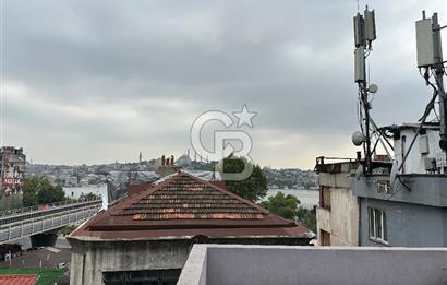 BEYOĞLU YOLCU HAMAM SOKAKTA 300M2 DENİZ MANZARALI 5 KATLI KOMPLE HAN