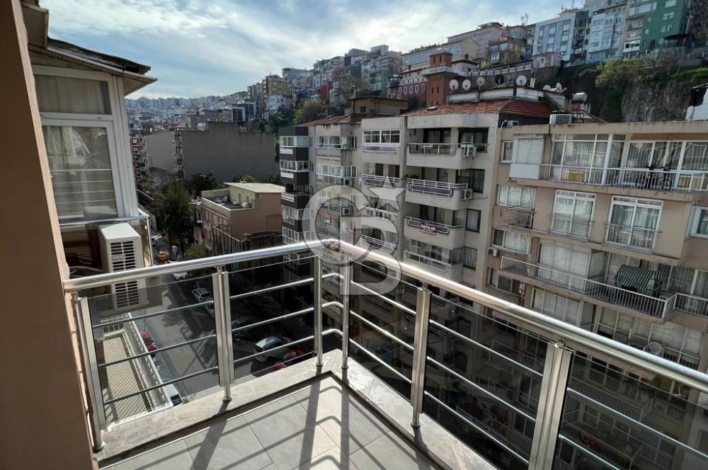 🌟 Deniz Manzaralı Lüks Yalı Dairesi: Mithatpaşa Caddesi'nde Eşsiz Yaşam 🌊🏡