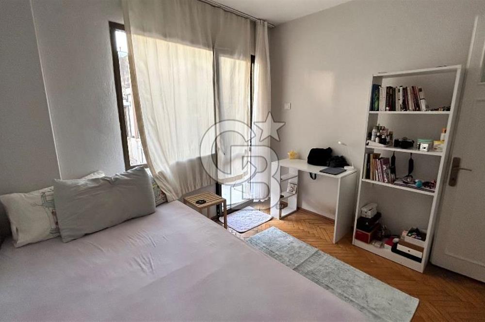 ALSANCAK KAHRAMANLAR'DA 2+1 SATILIK DAİRE