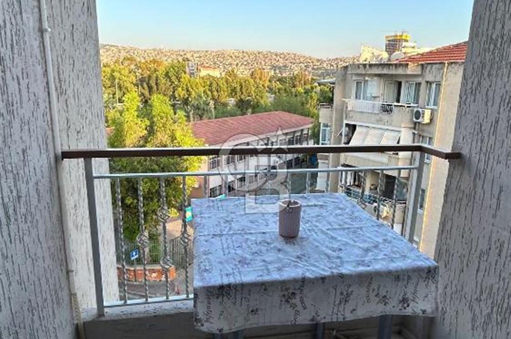 ALSANCAK KAHRAMANLAR'DA 2+1 SATILIK DAİRE