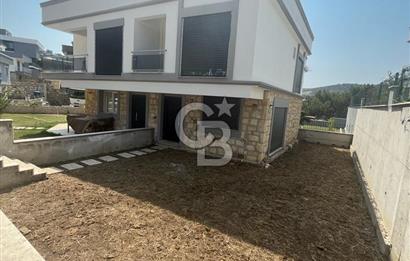 Yeni Foça'da Satılık Dubleks 3+1 Villa