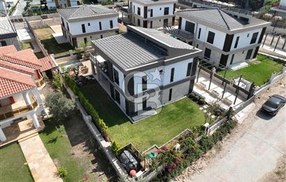 Cankat ÇEÇEN'den Çeşme Marina mevkii Musalla Mahallesi 7+1 / 614 m2 Sıfır Villa