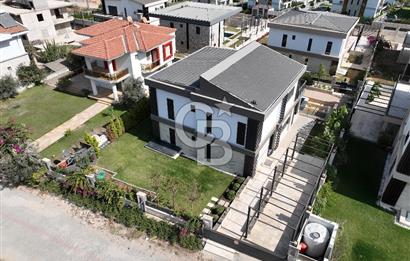 Cankat ÇEÇEN'den Çeşme Marina mevkii Musalla Mahallesi 7+1 / 614 m2 Sıfır Villa