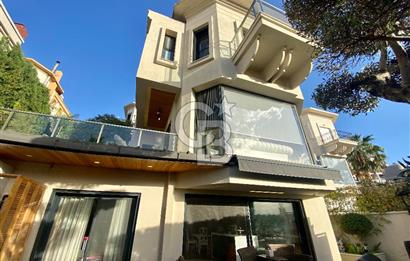 Full Deniz Manzaralı Bahçesinde Tiny Hause olan Fırsat Villa