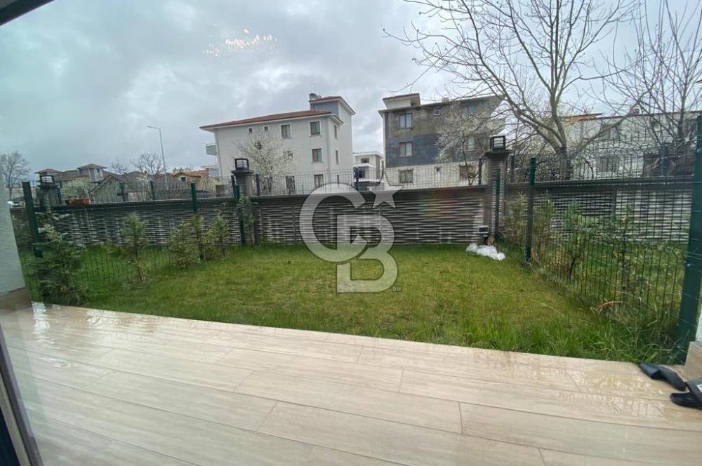 Serdivan'da Site İçi Bahçeli Satılık 4+1 Lüks Villa