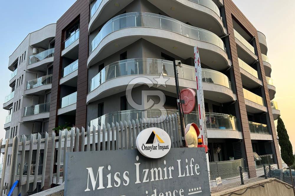  Narlıdere'de İzmir Life Rezidance'da Havuzlu Satılık 3+1