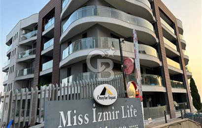  Narlıdere'de İzmir Life Rezidance'da Havuzlu Satılık 3+1