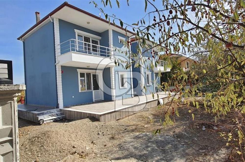 AYVALIK ALTINOVA'DA DENİZE YÜRÜME MESAFESİNDE VİLLA