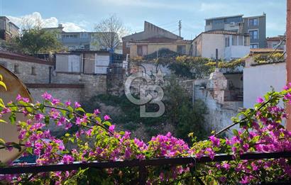 URLA SANAT SOKAĞI YAKINI, MANZARASI-KONUMU EMSALSİZ MÜSTAKİL EV