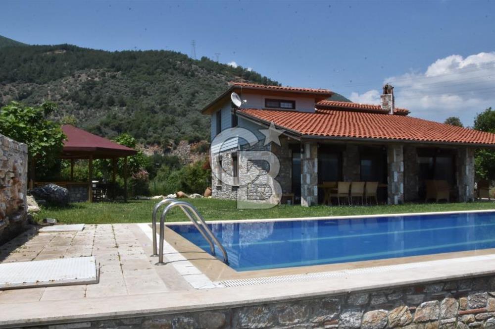 Muğla Ula`da Yıllık Kiralık Villa